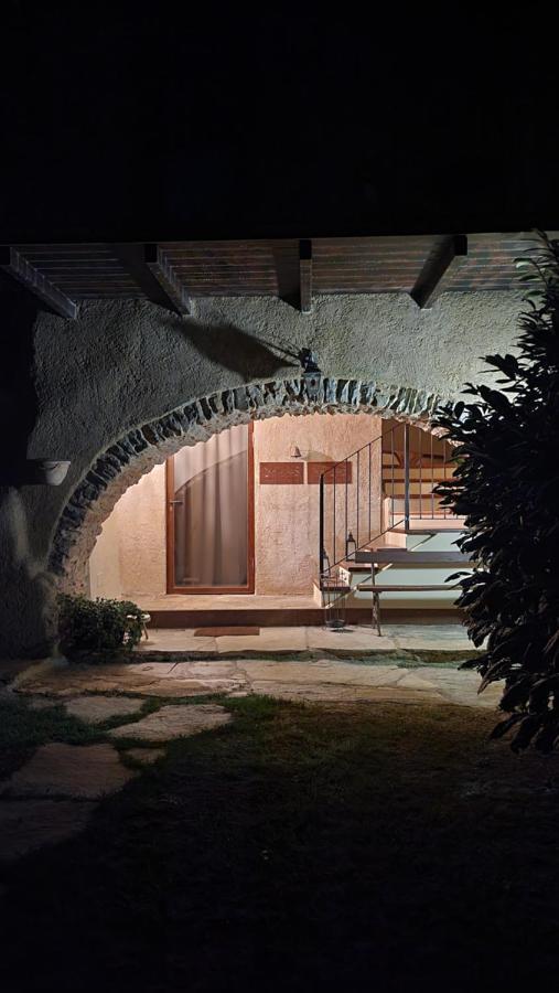 La Terrazza Naturas Con Romantica Mini Piscina Calda Sui Tetti Rossana Экстерьер фото